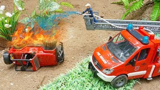 الحفار, الجرار, سيارة الإطفاء, شاحنات القمامة و سيارات الشرطة ومجمو Excavator Toys#35