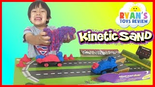 Kinetic Sand Build Crash 'Em Cars Play Set