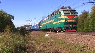 ЧС7-160 с поездом  Санкт-Петербург — Донецк