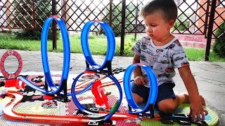Рома играет с новым треком ХОТ ВИЛС / Hot Wheels Сars for Boys