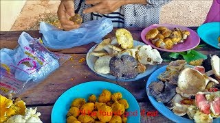 thai market with mushroom market ? แวะซื้อเห็ดป่าข้างทาง @ นครพนม