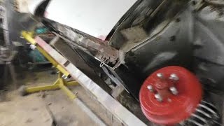 ГАЗ 24-10, Вырезаю ржавые куски.