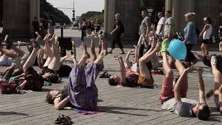 Yoga Flashmob Berlin