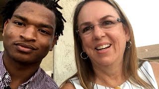 Grandma Who Sent Wrong Text Last Year Invites Teen for Thanksgiving Again