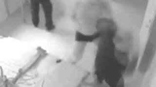 Блатной в тюрьме гасит ментов