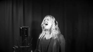 The Black & White Sessions : Kara Britz : Better Man