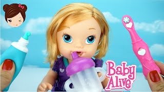 Baby Alive Muñeca Toma Leche Hace Pipi y Cepilla Los Dientes - Sonrisita Blanca