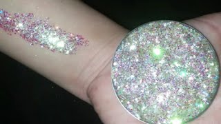 DIY pressed glitter Eyeshadow||homemade glitter Eyeshadow hindi||घर पे ही glitter Eyeshadow banaye