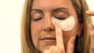Wie reduziert man geschwollene Augen