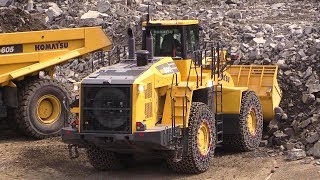 Big Komatsu WA600-8 Wheelloader Loading Komatsu HD605-8 Mining Dump Truck Live Demo @ Steinexpo 2017