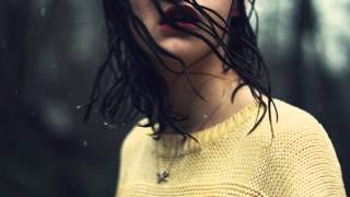 B L Δ N C // Fly