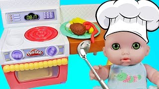 Кукла Пупсик кушает картошку Фри и Жареную курицу из пластилина Плей До набор Кухня Зырики ТВ