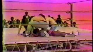 Funny! Twitchy Burrhead Jones Oversells Sleeper Hold - Memphis Wrestling LOL Moment