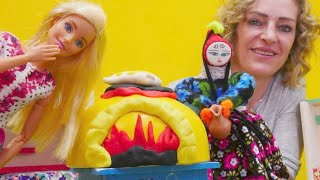 Barbie Puppe im türkischen Café. Spielzeugvideo für Kinder.