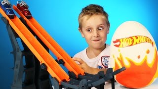 Hot Wheels Cars Play-Doh Surprise Egg with Disney Cars & Hot Wheels Track Toy Review by KID CITY