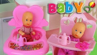 Мультик Мама и Папа смотрят за малышами Играем с куклами Видео для детей Play Doll Baby