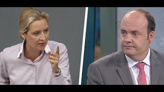 Debatte im Bundestag: "Frau Weidel hat der Kanzlerin ein Geschenk gemacht"