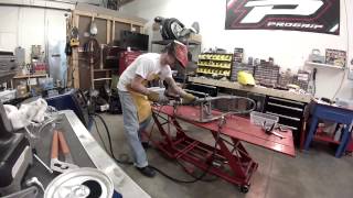Yamaha SR500 cafe racer project, frame and forks time