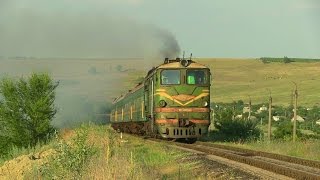 Tепловоз 2ТЭ10Л-2303Б "Луганка" с пассажирским поездом / 2TE10L-2303 "Luganka"with passenger train