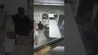BOUREANU A CANTAT IN SECTIA DE POLITIE!