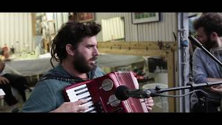 yanook'is taverna - oi imanges den yparhoun pia - הטברנה של ינוקיס