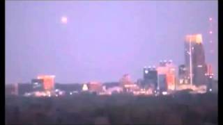 Amazing UFOs caught on camera close to the planes 2013