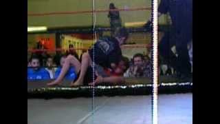 AMATEUR MMA MATCH AMAZING BATTLE OF SEXES / GIRL VS BOY MMA FACE OFF AT 7...