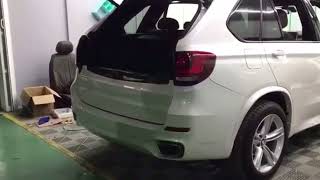 BMW X5 F15 Kick to open the tailgate