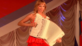 ACCORDION GIRLS BAND "LiubAnya"/ LA -Аккордеонистки России- дуэт "ЛюбАня" ДОРОГОЙ ДЛИННОЮ COVER