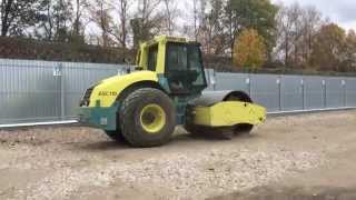 Виброкаток AMMANN в Калуге уплотняет щебень