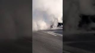 Выгорел дотла: золотой автомобиль марки "BMW M4" сгорел в Сочи (07.11.2019)