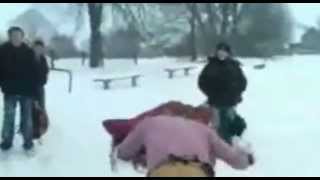 Efsane Rus Kız Kavgası Buzda (Russian girl fight ) #