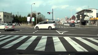 左折と右折を間違えた車が驚きの行動に！
