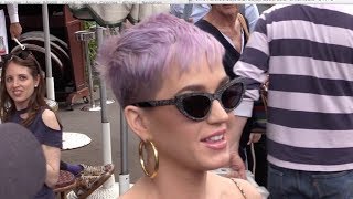 EXCLUSIVE : Katy Perry meets Gad Elmaleh at Cafe de Flore in Paris