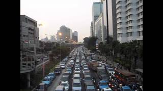 Aku Anak jenderal Masuk jalur busway...