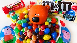 Мишки мультики с игрушками Новая серия Кеша принимает необычную ванну с игрушками