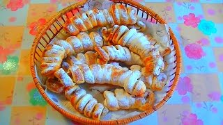Булочки с бананами из слоёного дрожжевого теста
