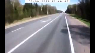 ВАЗ 2115 и два грузовика Страшное ДТП на трассе! Авария!
