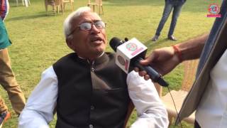 नेताजी मुलायम सिंह यादव का घर, यहां लोग चरण वंदना करते हैं | The Lallantop