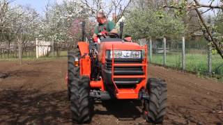 Kubota L4100 traktor gyeptelepítővel