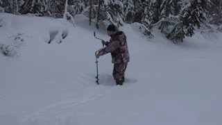 Такого КЛЕВА я не ОЖИДАЛ!!! / РЫБАЛКА В ФЕВРАЛЕ на ТАЕЖНОЙ речке / ХАРИУС рвет леску