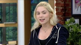 Renkli Sayfalar 113. Bölüm- Aleyna Tilki, Gesi Bağları Türküsünü canlı söyledi!