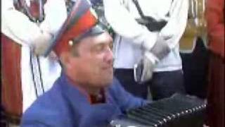 Не влюбляйтесь в молодость - Юрий Щербаков