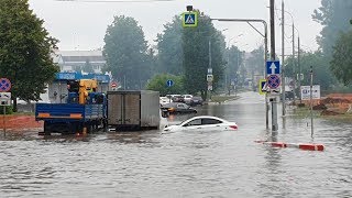 На подъезде к аэропорту Шереметьево затопило дорогу. РБК
