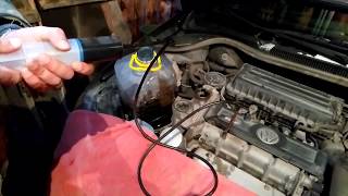 Три способа откачки масла из двигателя VOLKSWAGEN POLO седан. Затянувшийся эксперимент