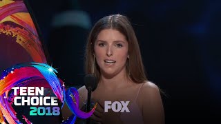 Anna Kendrick Wins The Choice Comedy Actress | TEEN CHOICE