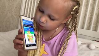Алиса РАЗБИЛА телефон и показала игры в которые она играет !
