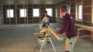Pokosová pila DeWALT DWS780