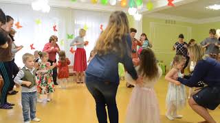 Веселый танец с мамами Утренник 8 Марта в детском саду