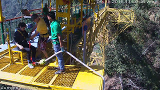 BuNgEe jUmPiNg In InDiA...